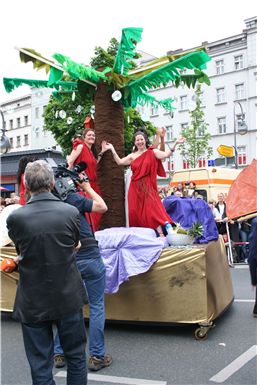 Download ==> Karneval-der-Kulturen_2010_014.zip