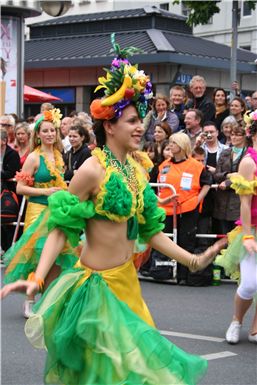 Download ==> Karneval-der-Kulturen_2010_019.zip