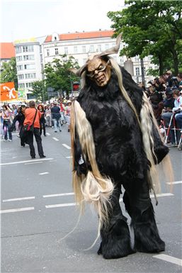 Download ==> Karneval-der-Kulturen_2010_048.zip