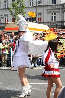 Download ==> Karneval-der-Kulturen_2010_054.zip