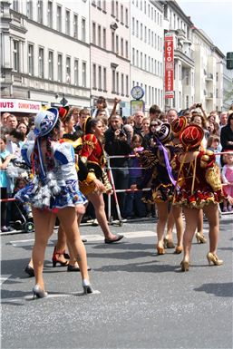 Download ==> Karneval-der-Kulturen_2010_063.zip