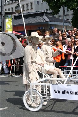 Download ==> Karneval-der-Kulturen_2010_076.zip