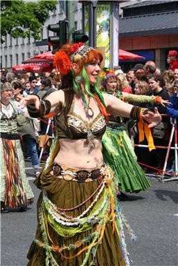 Download ==> Karneval-der-Kulturen_2010_083.zip