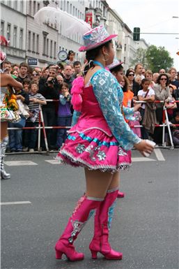 Download ==> Karneval-der-Kulturen_2010_091.zip