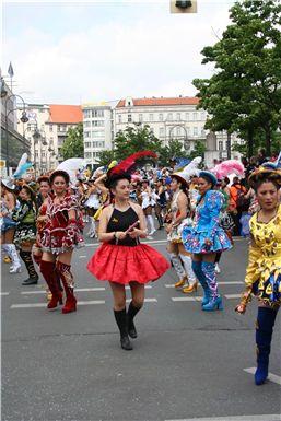 Download ==> Karneval-der-Kulturen_2010_096.zip