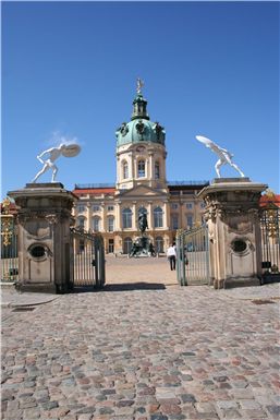 Download ==> Schloss_Charlottenburg_Berlin_01.zip